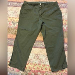 Gap women’s girlfriend khaki